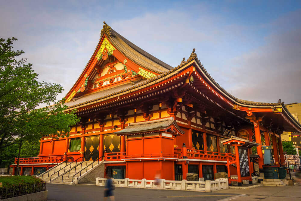 Senso-ji Kannon temple Hondo at sunset, Tokyo, Japan. touring plans.