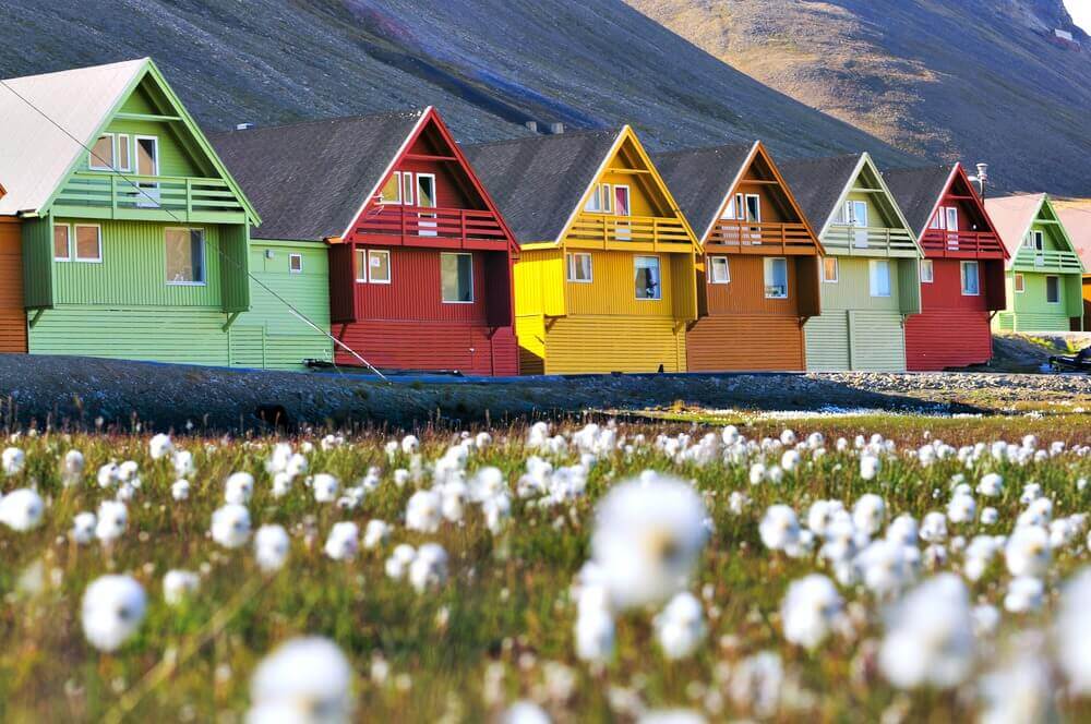 #Longyearbyen #Norway #village #smalltowns 