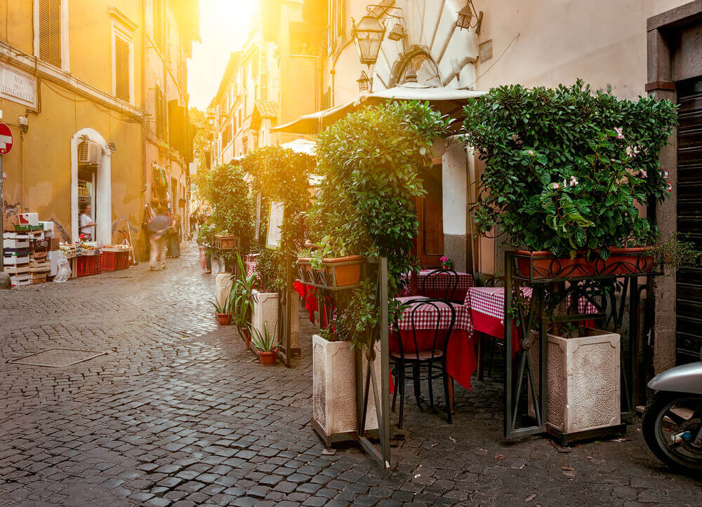 A typical trattoria in the small streets of Rome
