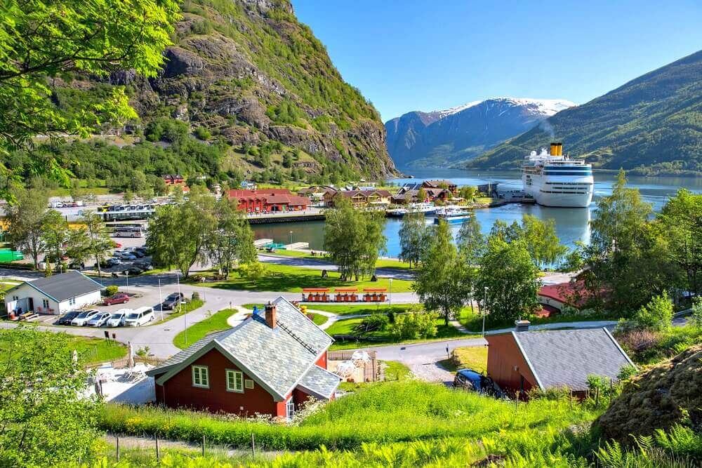 #flam #norway #fjord #village 