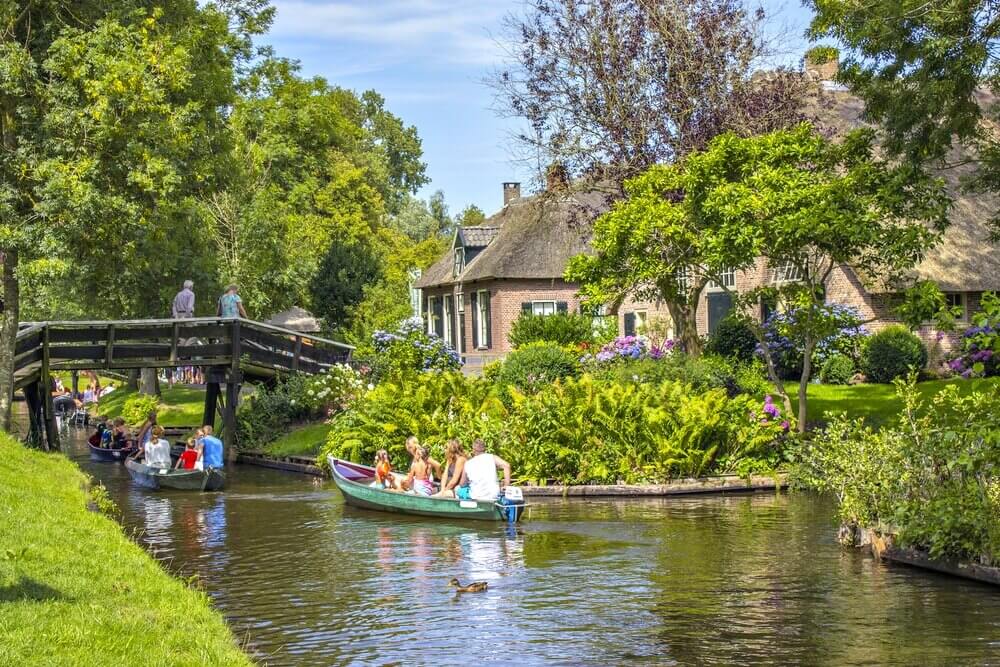 #Giethoorn #Netherlands #holland #canal